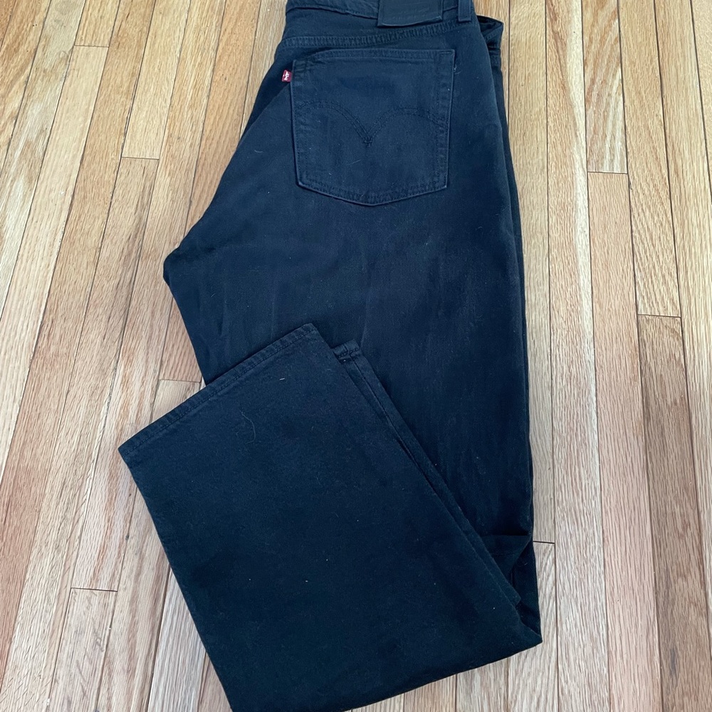 LEVI’S black Wedgie Straight size 30